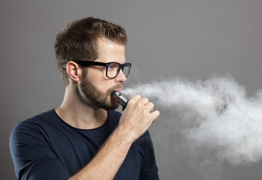 how smoking & vaping can damage your teeth